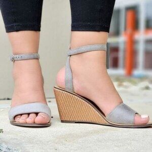 Women's Grey Suede Wedge Sandal‎
